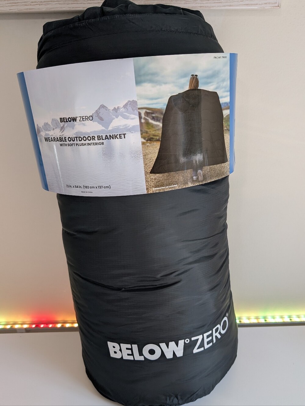 Below Zero Wearable Outdoor Blanket - Black